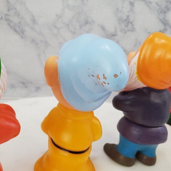 VINTAGE Snow White Seven Dwarfs Set Rubber Squeaky Toys Figure Made In Hong Kong - Picture 7 of 12